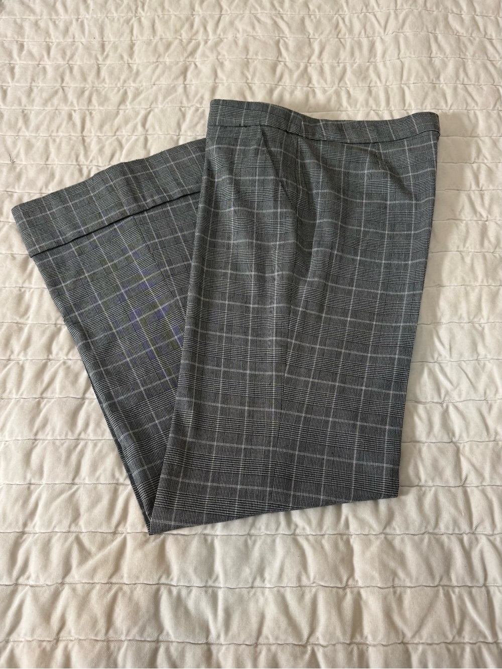 Nordstrom View Women's Gray Plaid Trousers - Size 6